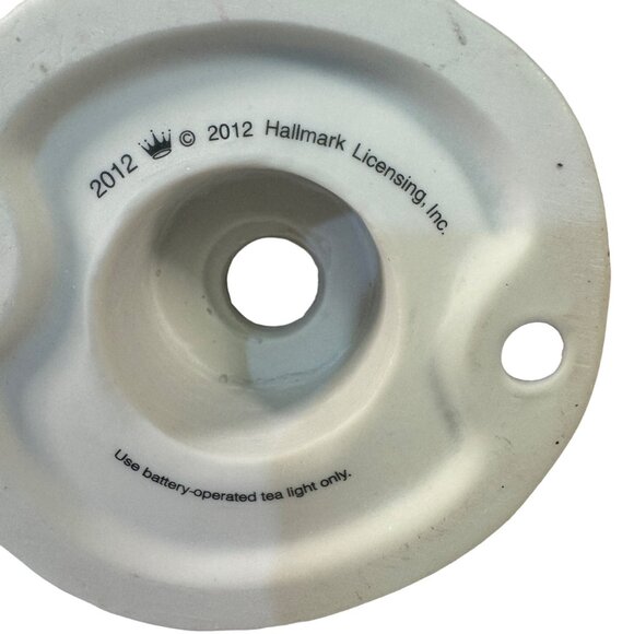 2012 Hallmark Snowman Tea Light Holder With Christmas Village Scene & Scarf - Picture 6 of 6